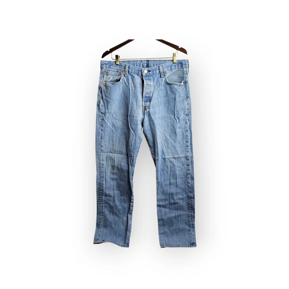 Levi's 501 Original Fit Light Blue Wash Denim Jeans Men's 36x32